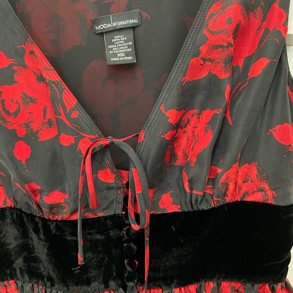 Beautiful Moda International Peplum Ruffle Top. - Picture 3 of 7